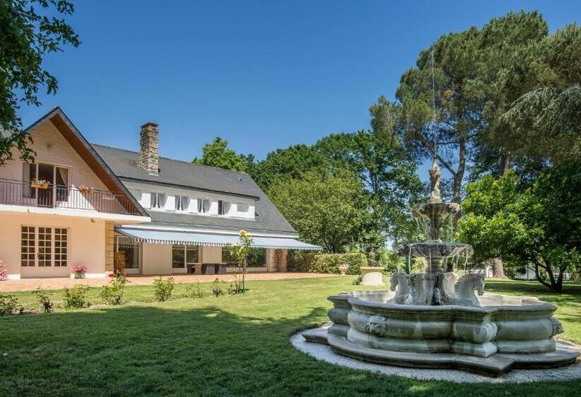 غرفة قياسية, La Clotière