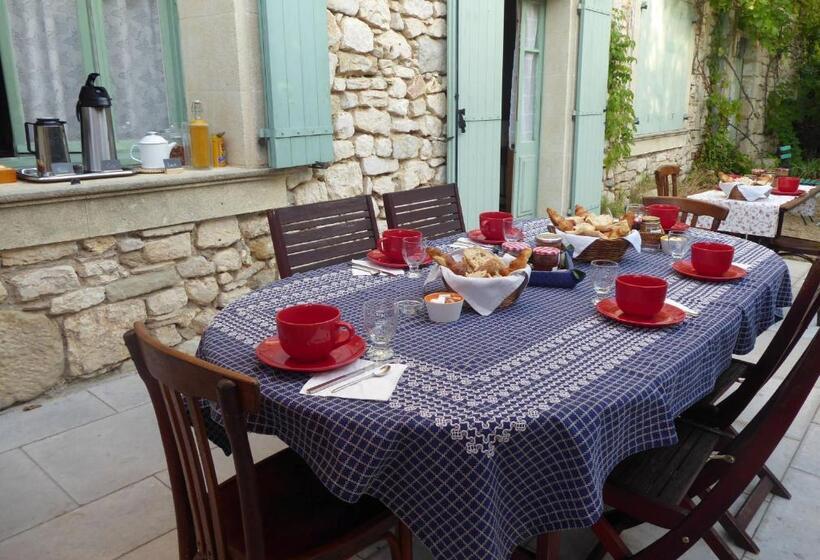 غرفة قياسية, Le Mas Des Sages