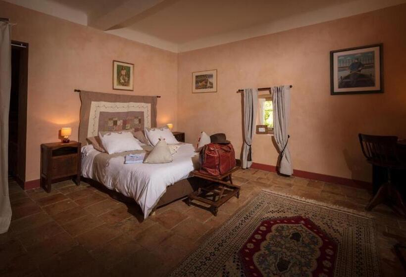 غرفة قياسية مطلّة علي الحديقة, Le Mas Des Sages