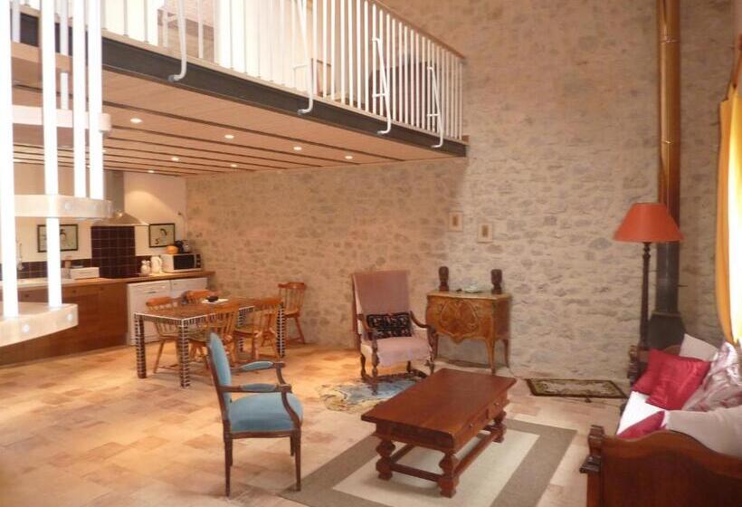 منزل غرفتين نوم, Le Mas Des Sages