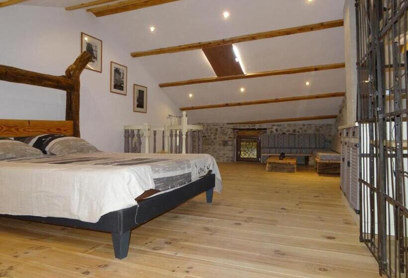 Номер Deluxe, Le Mas Du Galibot Chambre Cambalotte