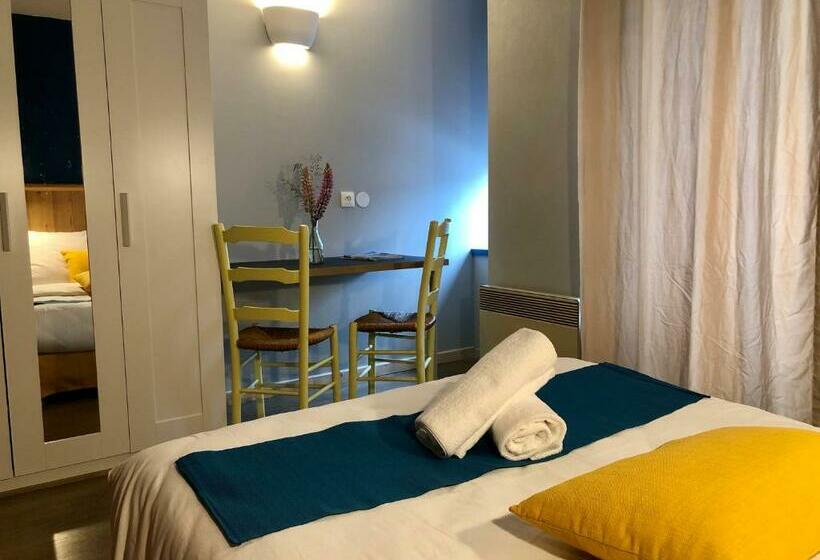 חדר סטנדרט לארבעה, Auberge Des Trois Rivières