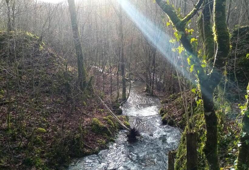 غرفة قياسية مطلّة علي الحديقة, Le Grand Guillaume Maisonnette Indépendante
