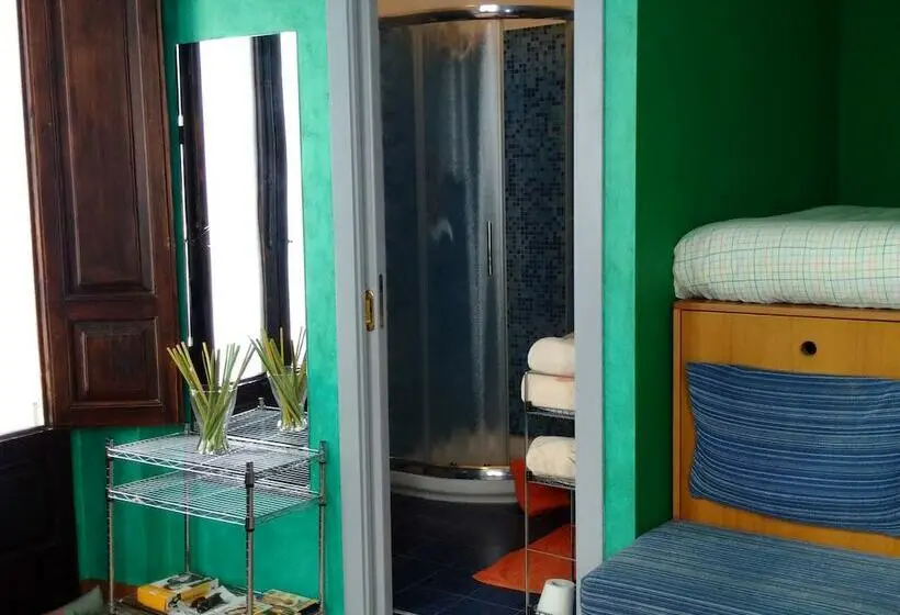 スタンダードシティビュールーム, B&b L’angolo Sulla Piazza