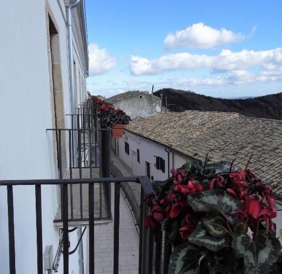 חדר קומפורט לשלושה, L'antico Monastero