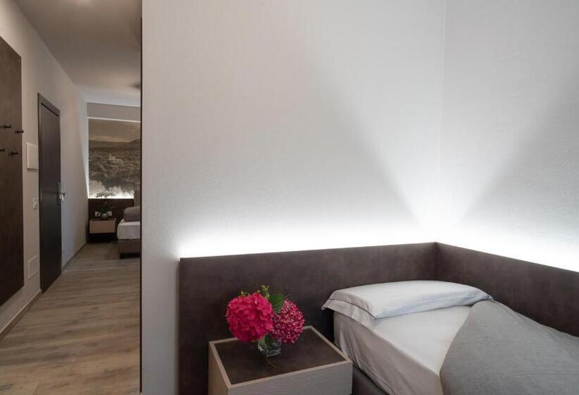 חדר קומפורט לשלושה, Locanda Al Crap