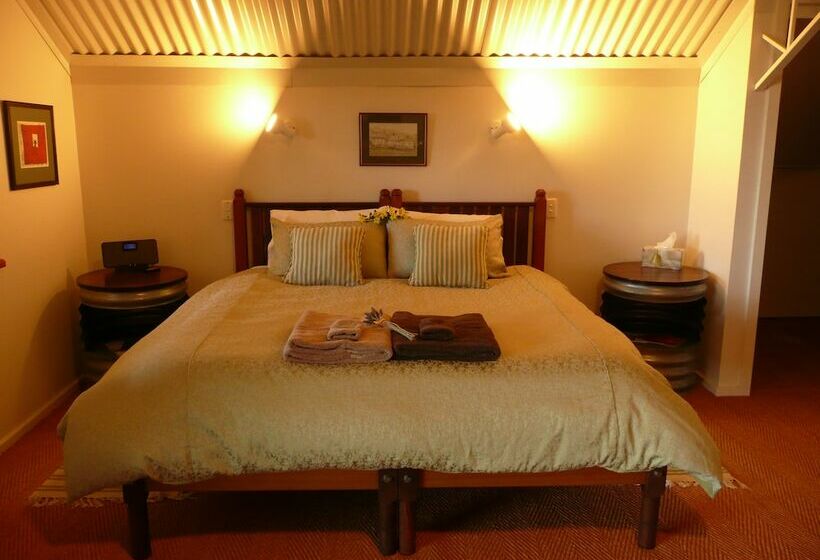 جناح ديلوكس, Patly Hill Farm