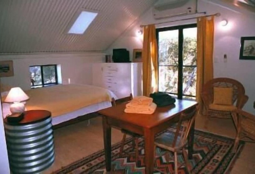 جناح ديلوكس, Patly Hill Farm