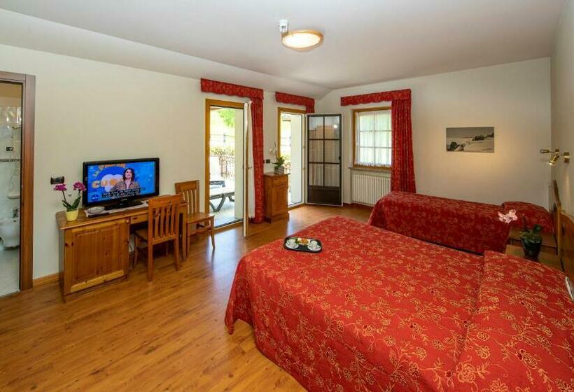 חדר משפחתי, Albergo Edelweiss   Larespa