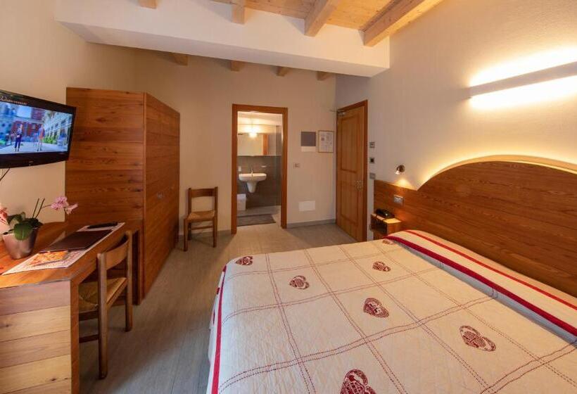 חדר סטנדרט, Albergo Edelweiss   Larespa