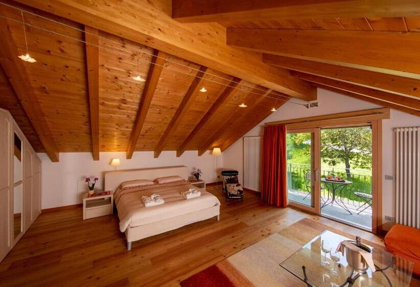 סוויטה עם ג'קוזי, Albergo Edelweiss   Larespa