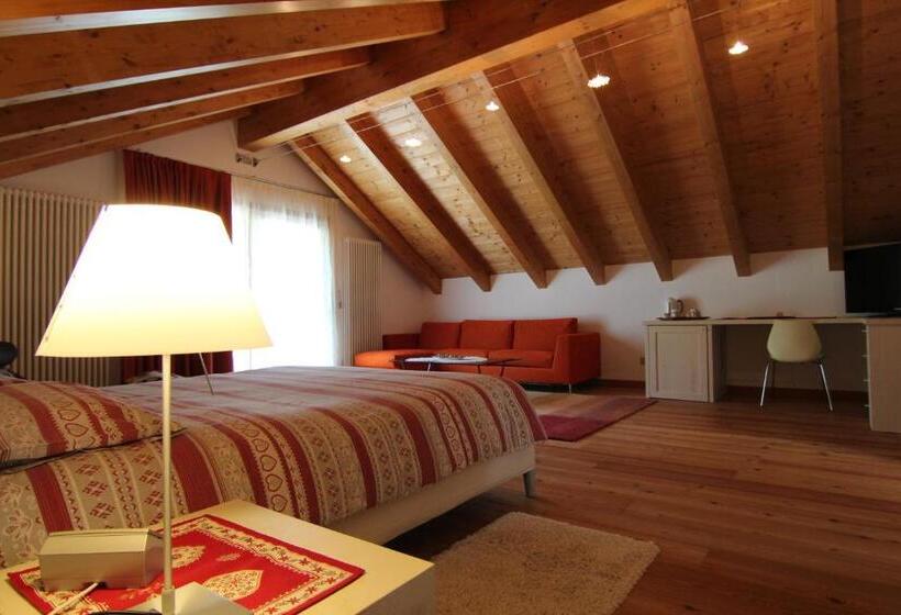 סוויטה עם ג'קוזי, Albergo Edelweiss   Larespa