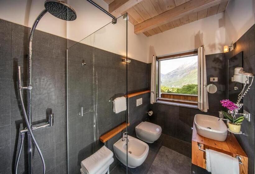 חדר סופריור עם מיטת קינג, Albergo Edelweiss   Larespa