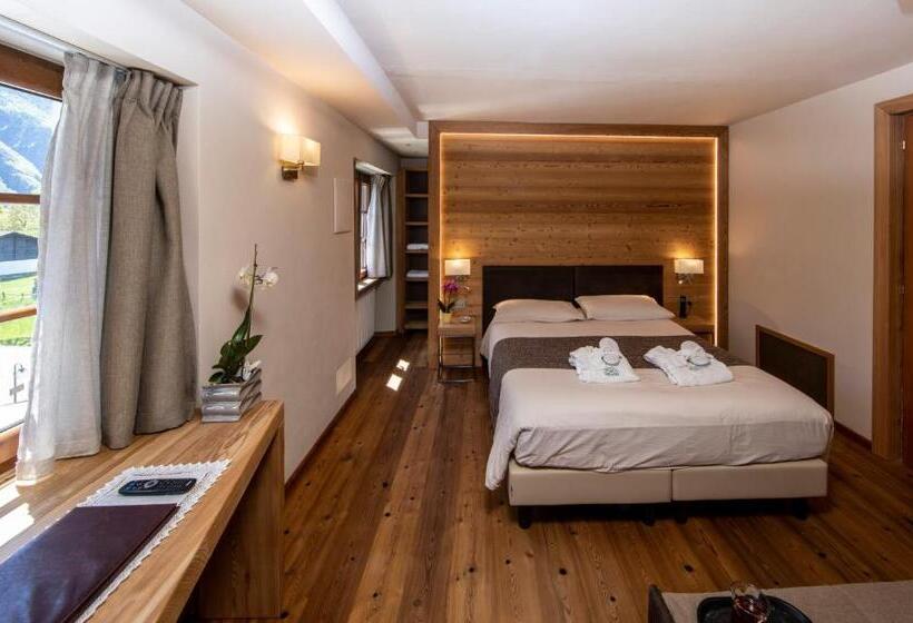 Номер Superior Кровать Кинг, Albergo Edelweiss   Larespa