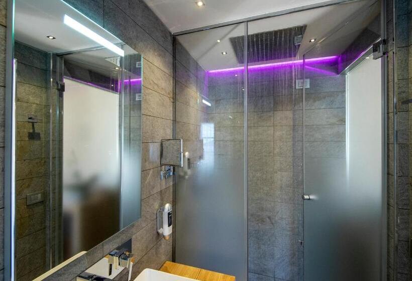 חדר סופריור עם מיטת קינג, Albergo Edelweiss   Larespa