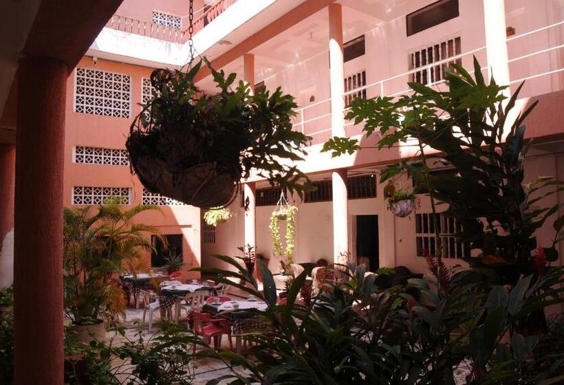 غرفة قياسية, Montecarlo Beach