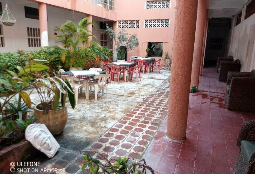 غرفة قياسية, Montecarlo Beach