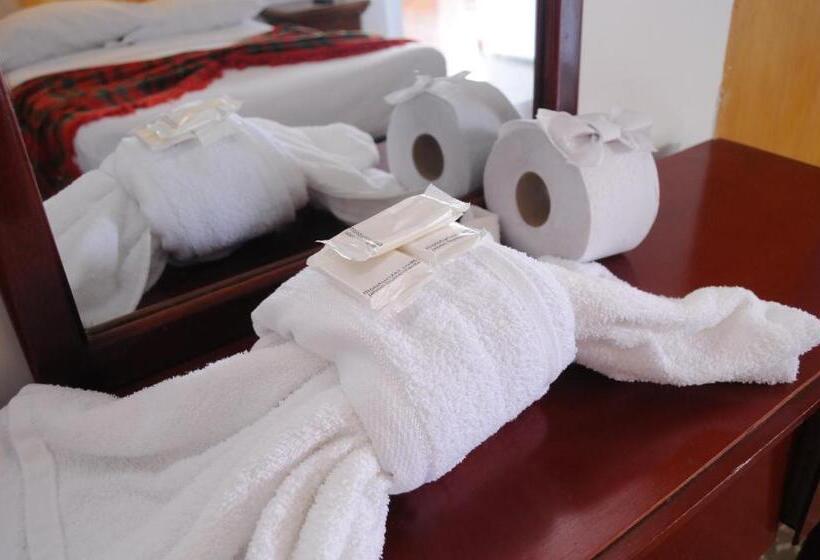 غرفة قياسية رباعية, Montecarlo Beach