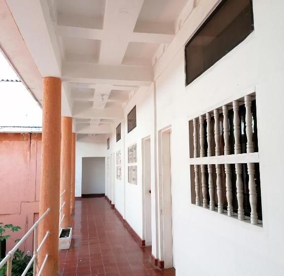 غرفة قياسية رباعية, Montecarlo Beach