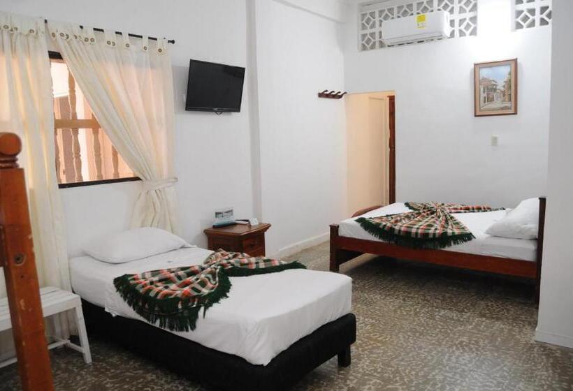 غرفة عائلية, Montecarlo Beach