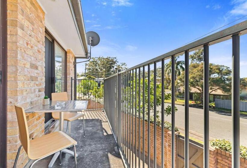 Апартаменты 1 Спальня с Балконом, Lemon Tree Passage Motel