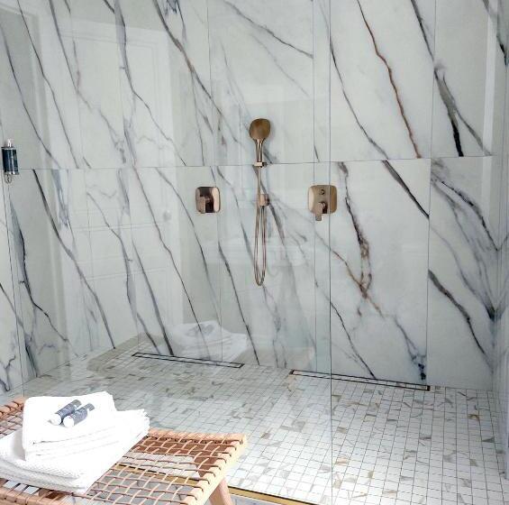 디럭스 룸, Château Haute Roche