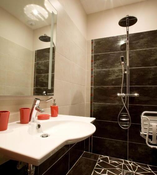 适合残疾人使用的标准间, Ome Sweet Home