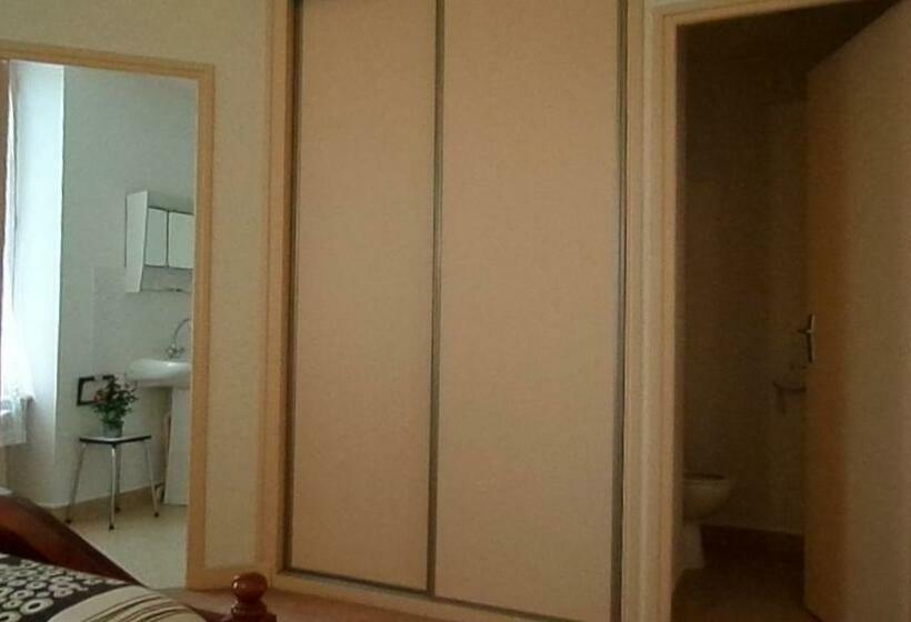 Номер Стандарт, La Vie En Rose