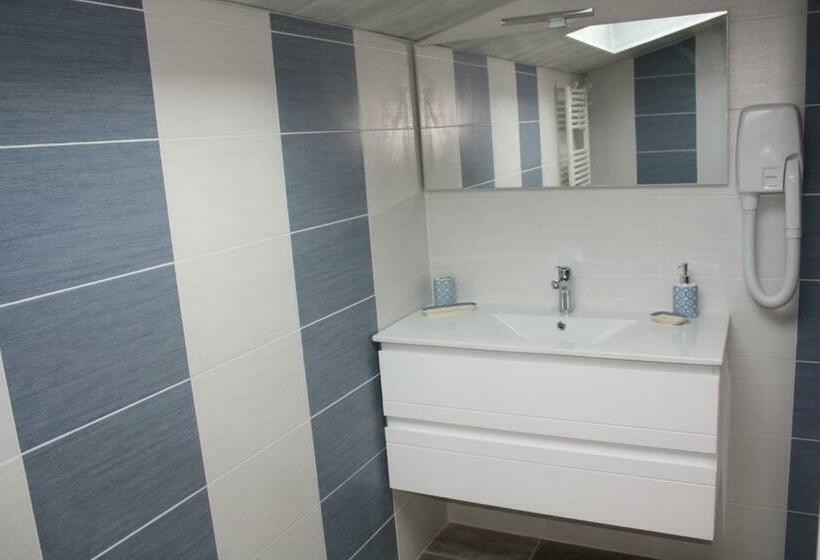 غرفة عائلية مطلّة علي الحديقة, Chambre D Hôte Le Mercier