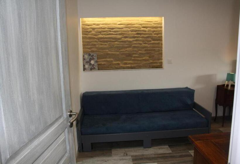 غرفة عائلية مطلّة علي الحديقة, Chambre D Hôte Le Mercier