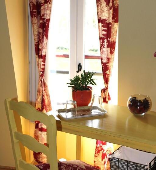 חדר משפחתי, La Bastide Du Roy