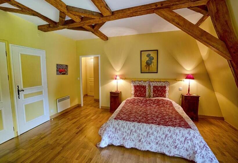 חדר משפחתי, La Bastide Du Roy