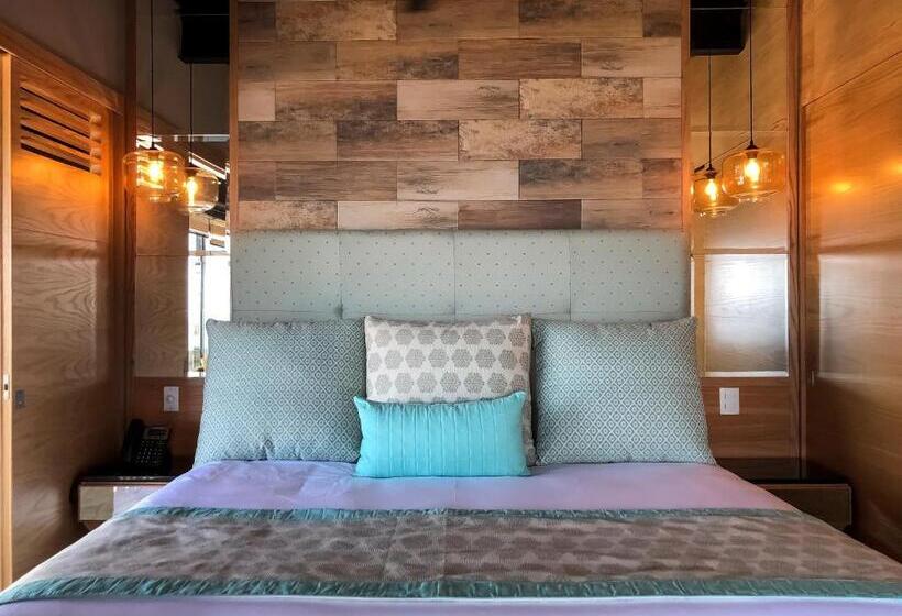 جناح مزوَّد بشرفة, Pinnacle Resorts 179  Adults Only