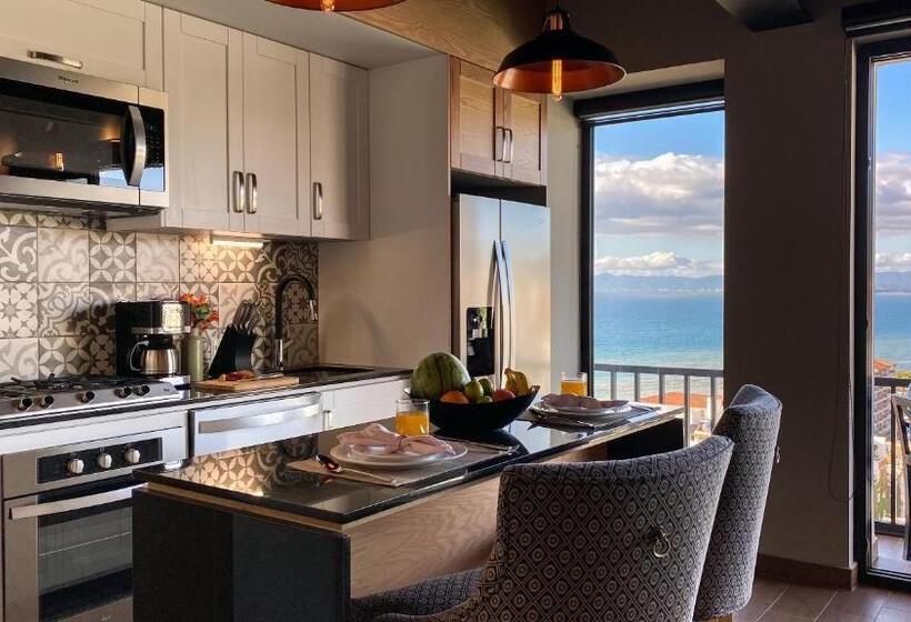 جناح ديلوكس مطل على البحر, Pinnacle Resorts 179  Adults Only