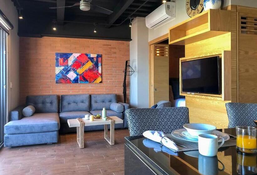 جناح ديلوكس, Pinnacle Resorts 179  Adults Only