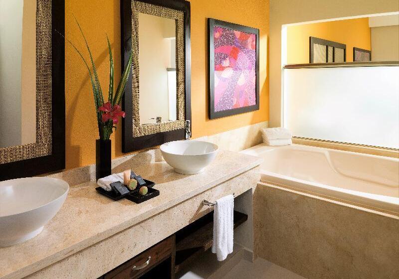 Junior Suite Premium, El Dorado Seaside Palms, Catamarán, Cenote & More Inclusive