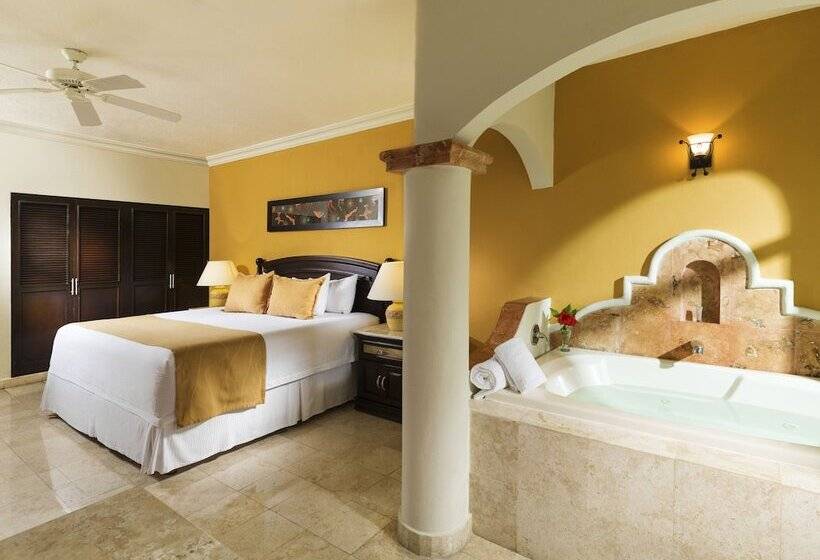 Junior swim-up suite, El Dorado Seaside Palms, Catamarán, Cenote & More Inclusive