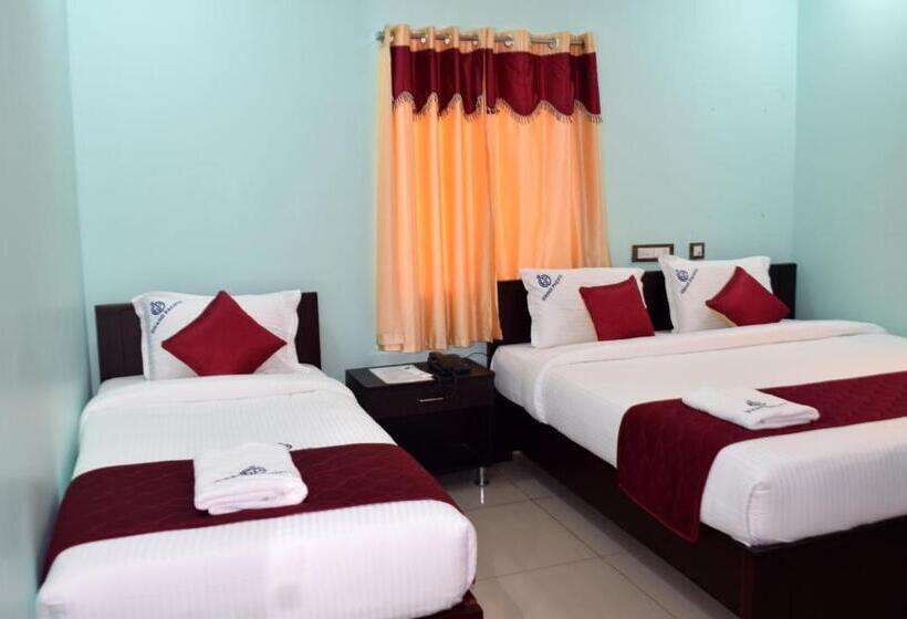 חדר אקזקיוטיב לשלושה, Grand Pacific