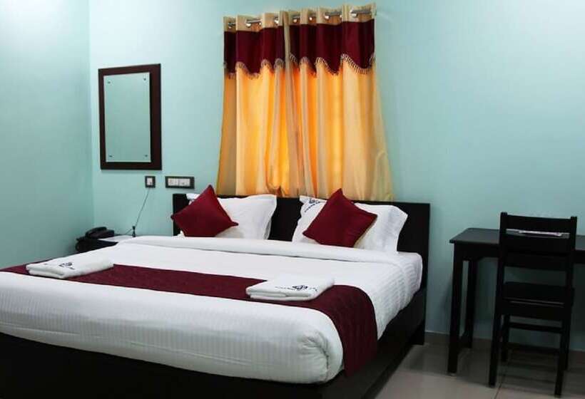 חדר אקזקיוטיב לשלושה, Grand Pacific