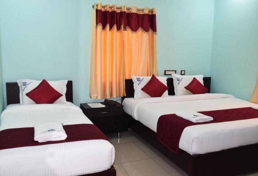 חדר אקזקיוטיב לשלושה, Grand Pacific