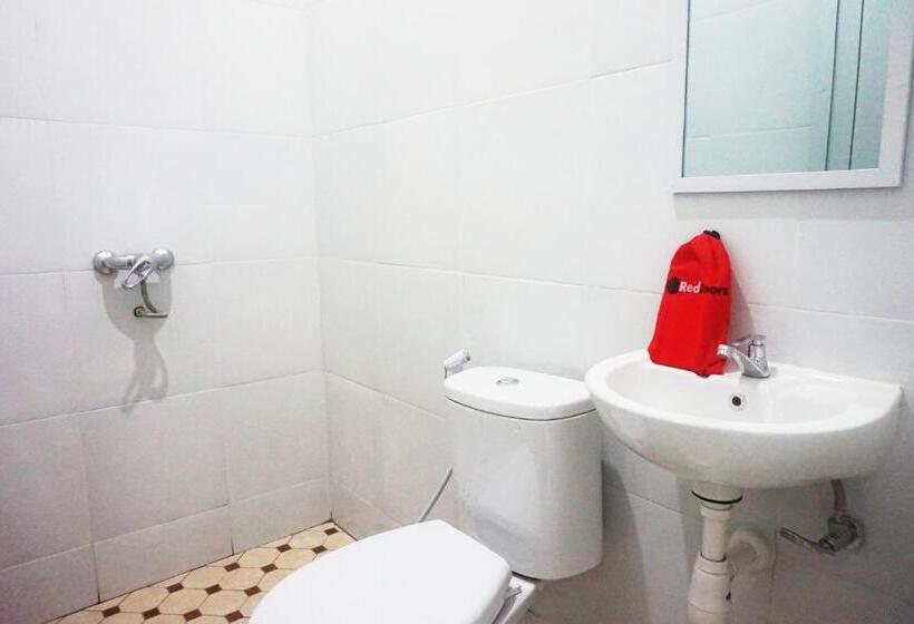 Семейный Номер, Reddoorz @ Jalan Tanjung Blitar