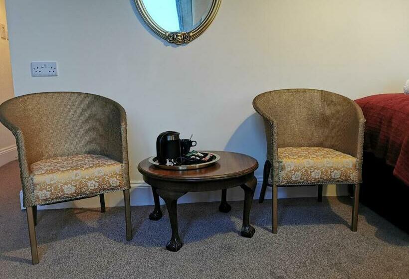 اتاق استاندارد, The Maycliffe