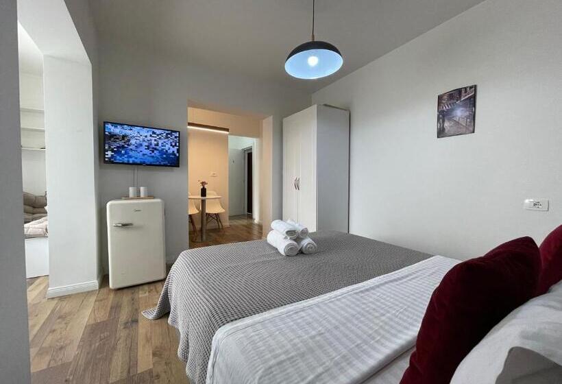 标准工作室, Central Studio Apartments