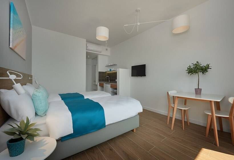 اتاق راحتی, Larimar