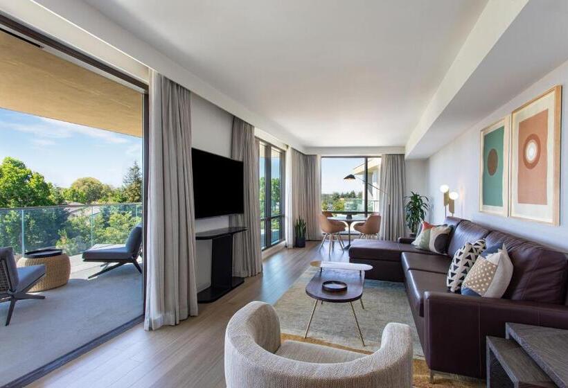 جناح سرير كينج, Citrine, Palo Alto, A Tribute Portfolio