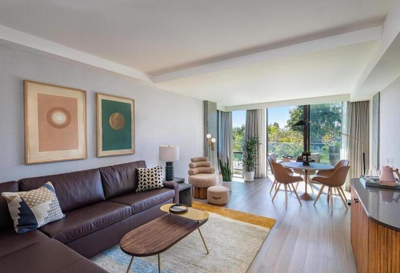 جناح سرير كينج, Citrine, Palo Alto, A Tribute Portfolio