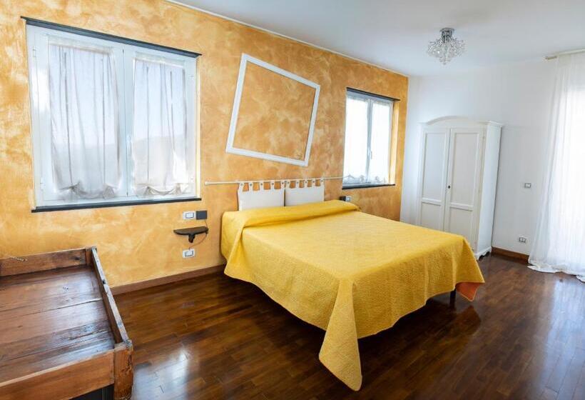 חדר דלוקס עם מרפסת נוף לים, Looky