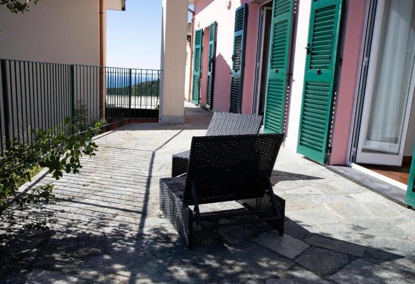 חדר דלוקס עם מרפסת, Looky