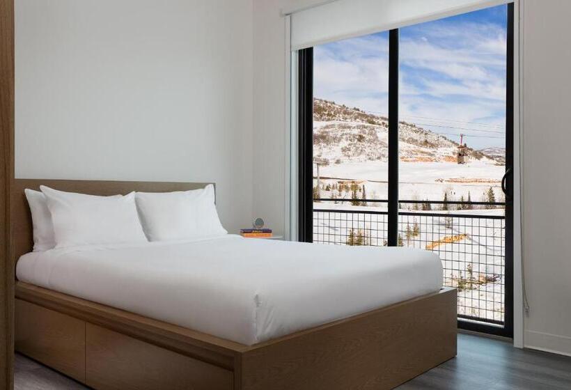 דירת שלושה חדרים, Yotelpad Park City