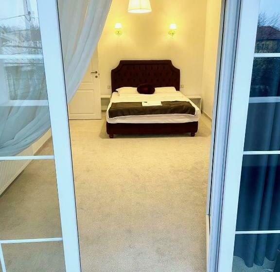 Апартаменты 1 Спальня, Cochet Boutique